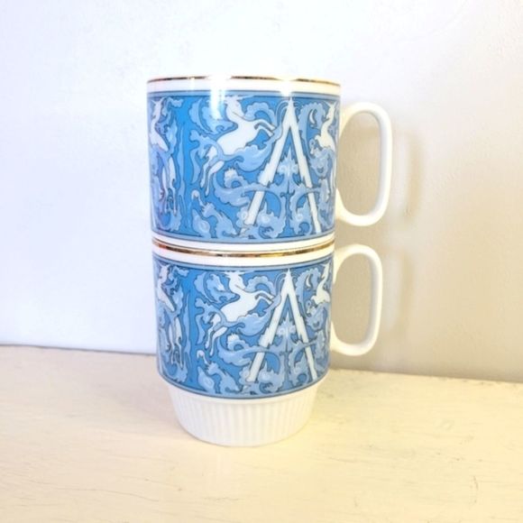 Rare Vintage Unicorn Fantasy 1960s Stacking Mugs in Blue Set of 2 - Picture 1 of 10